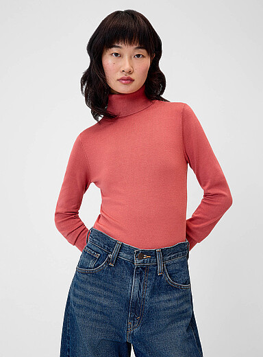 Twik: Le chandail col roul&eacute; uni Saumon - Corail pour femme