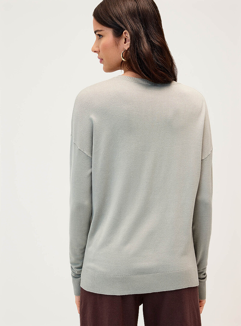 Twik: Le chandail ample col rond Vert assorti pour femme