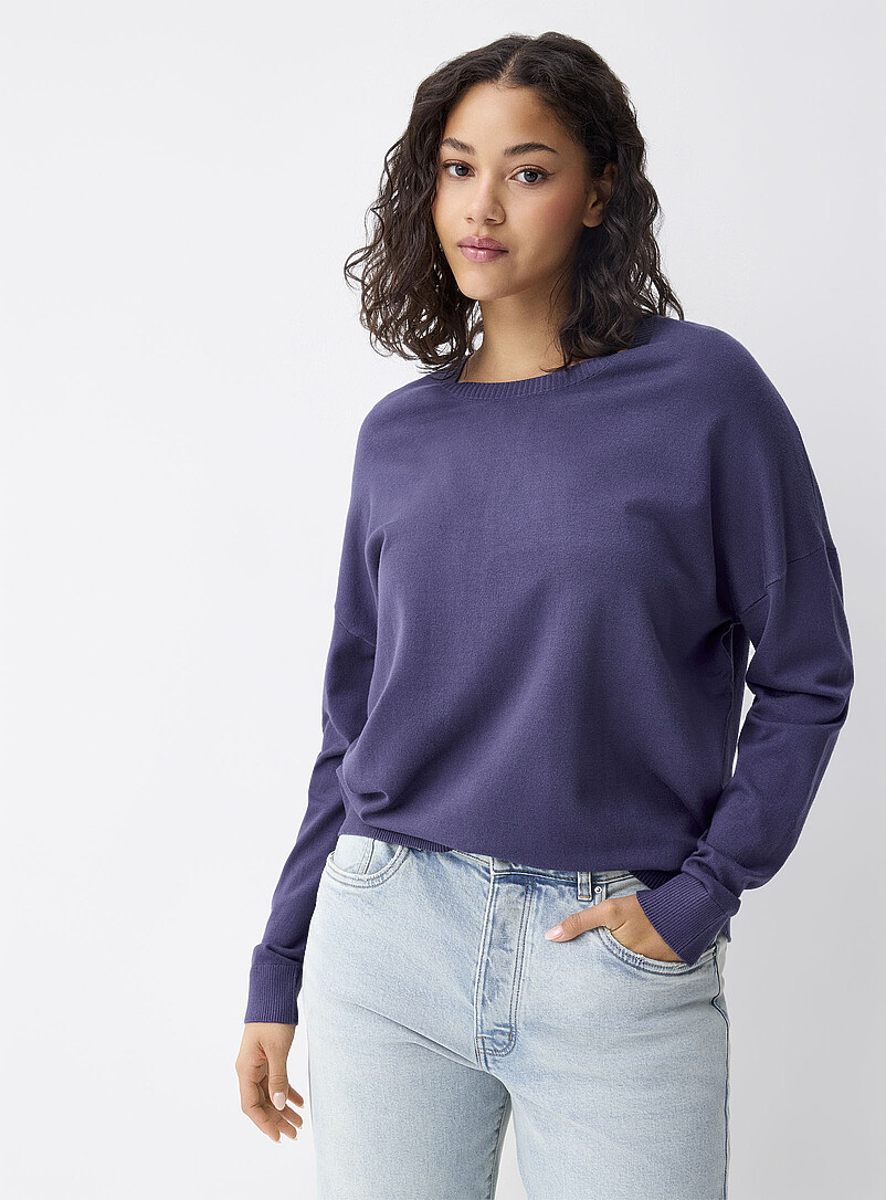 Twik: Le chandail ample col rond Vert assorti pour femme