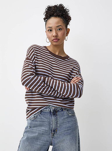 Twik: Le chandail ample ray&eacute; Brun pour femme