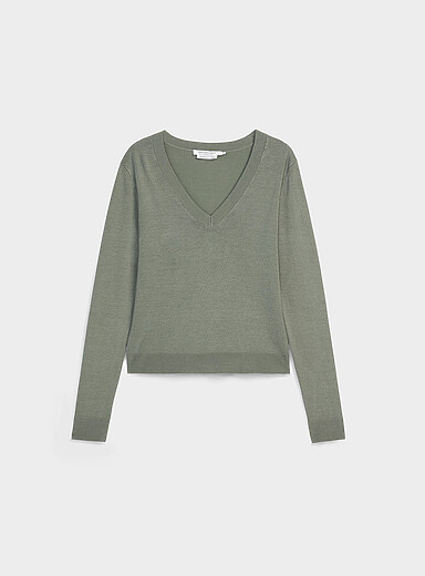 Fluid V-neck sweater