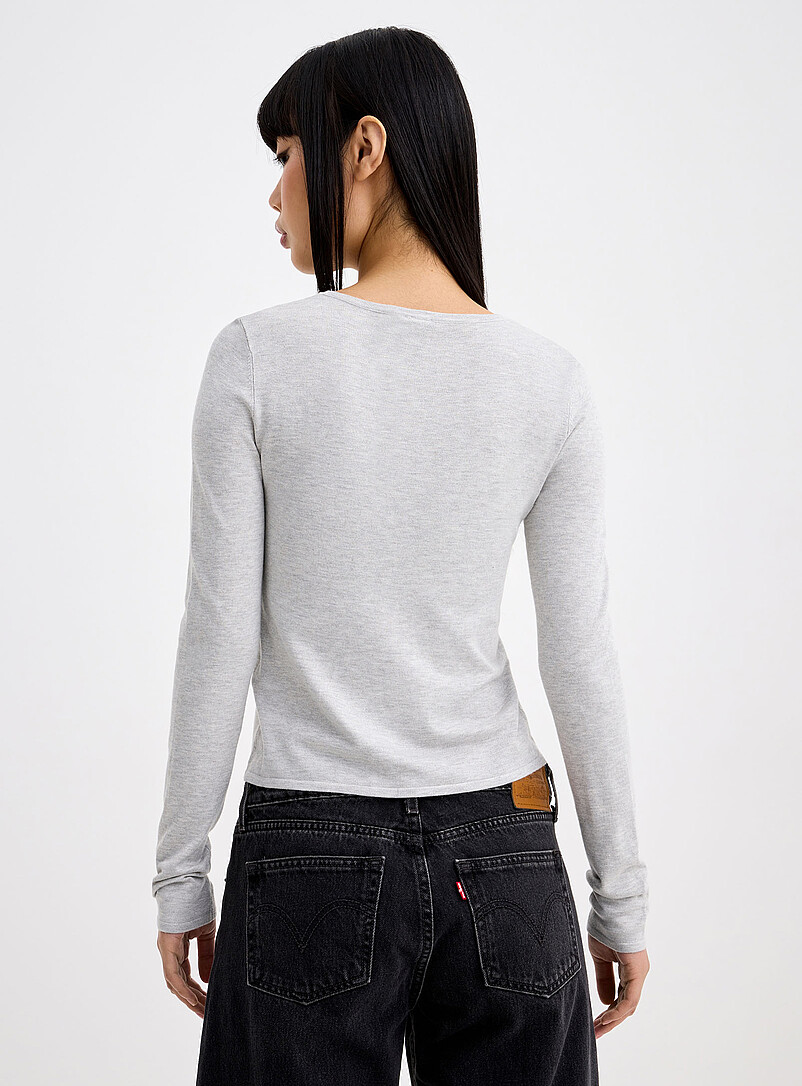 Twik: Le chandail fin tricot ajust&eacute; Noir pour femme