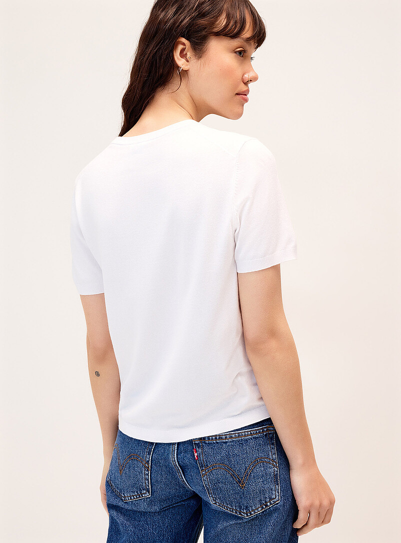 Twik: Le chandail tricot fluide manches courtes Blanc pour femme