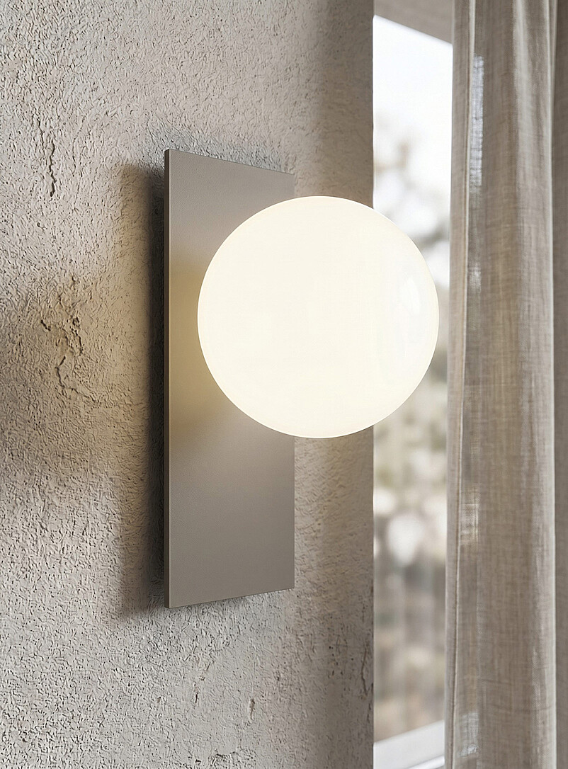 Alto II spherical wall sconce Indoor and outdoor product image (primary)