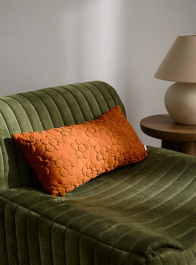 Simons Maison: Le coussin d&eacute;houssable fleurs matelass&eacute;es fine toile 25 x 55 cm Orange br&ucirc;l&eacute; - Brique