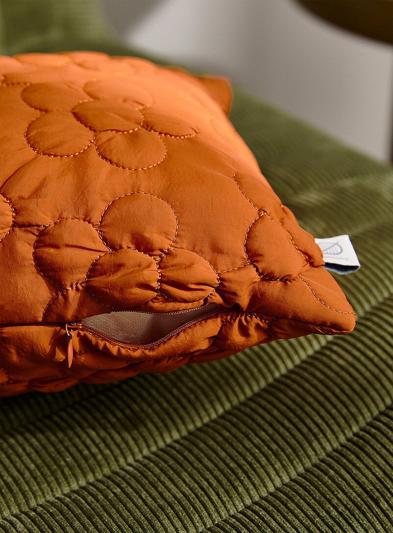 Simons Maison: Le coussin d&eacute;houssable fleurs matelass&eacute;es fine toile 25 x 55 cm Orange br&ucirc;l&eacute; - Brique