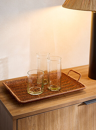 Le plateau rectangulaire effet rotin brun rouille