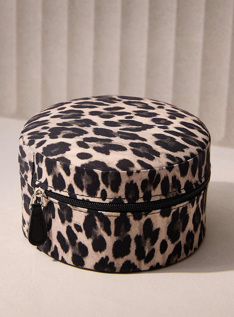Leopard round travel jewellery box product image 2