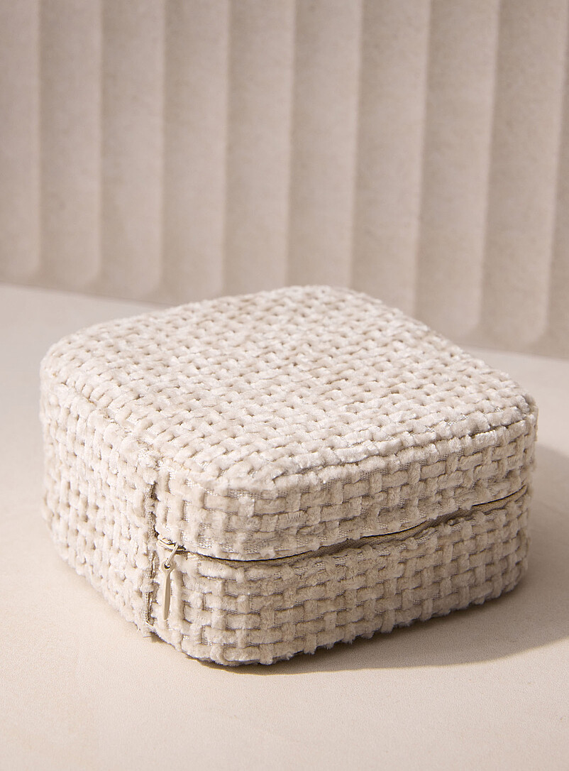 Sqauer beige chenille travel jewellery box product image 2