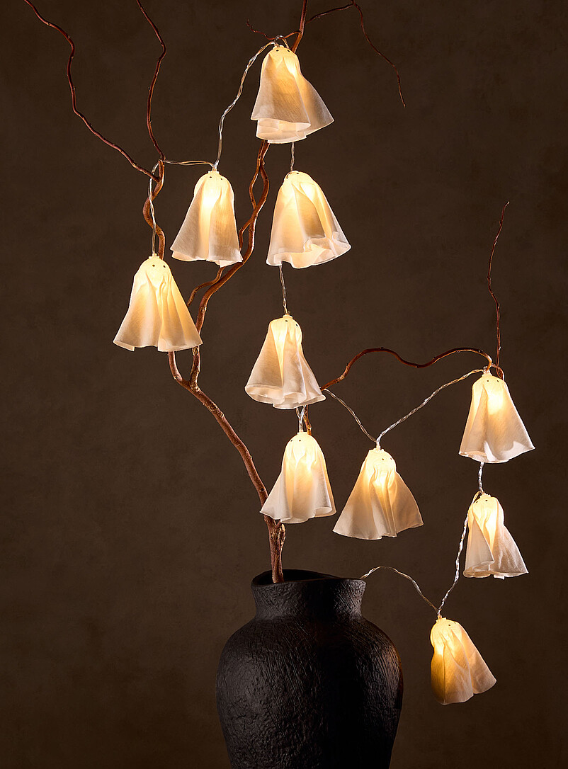 Small ghosts light-up garland Halloween Collection product image (primary)