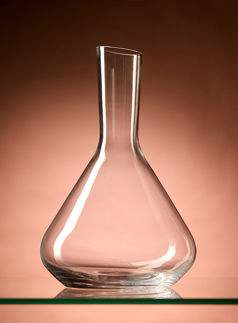 Minimalist carafe product image (primary)