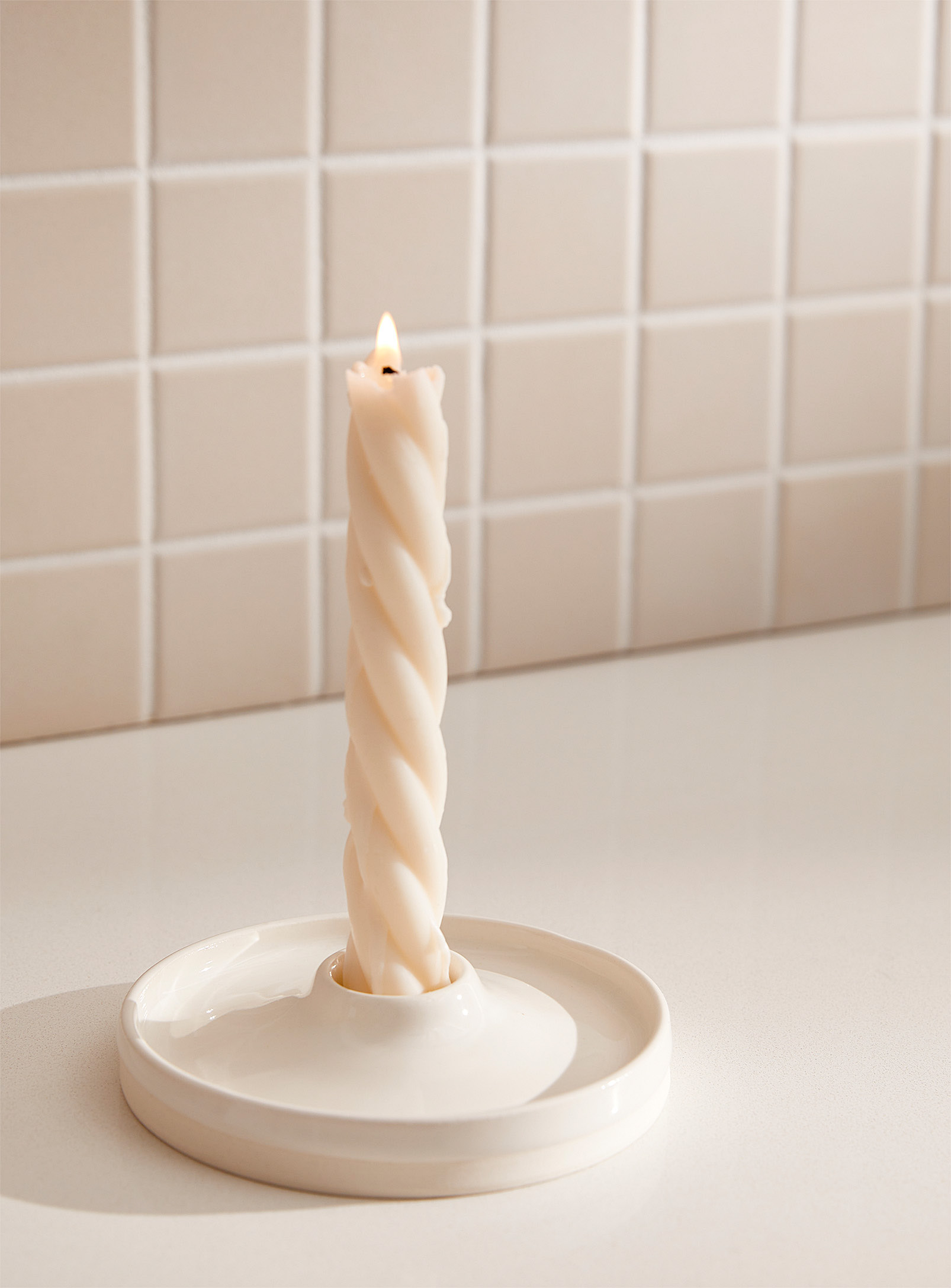 L'atelier Em Two-tone Ceramic Candle Holder In White