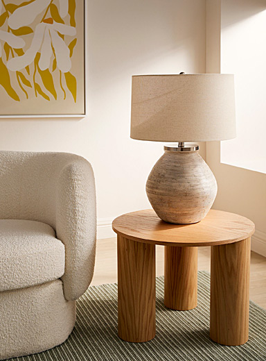 La lampe de table b&eacute;ton stri&eacute;