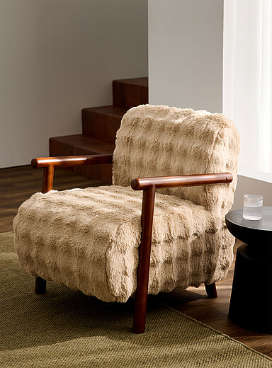 Simons Maison: La chaise accent bois et fausse fourrure Chocolat - Espresso