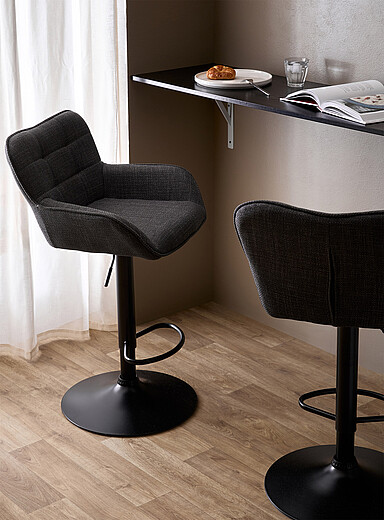 Simons Maison: Les chaises de comptoir pivotantes m&eacute;tal et tissu Ensemble de 2 Noir