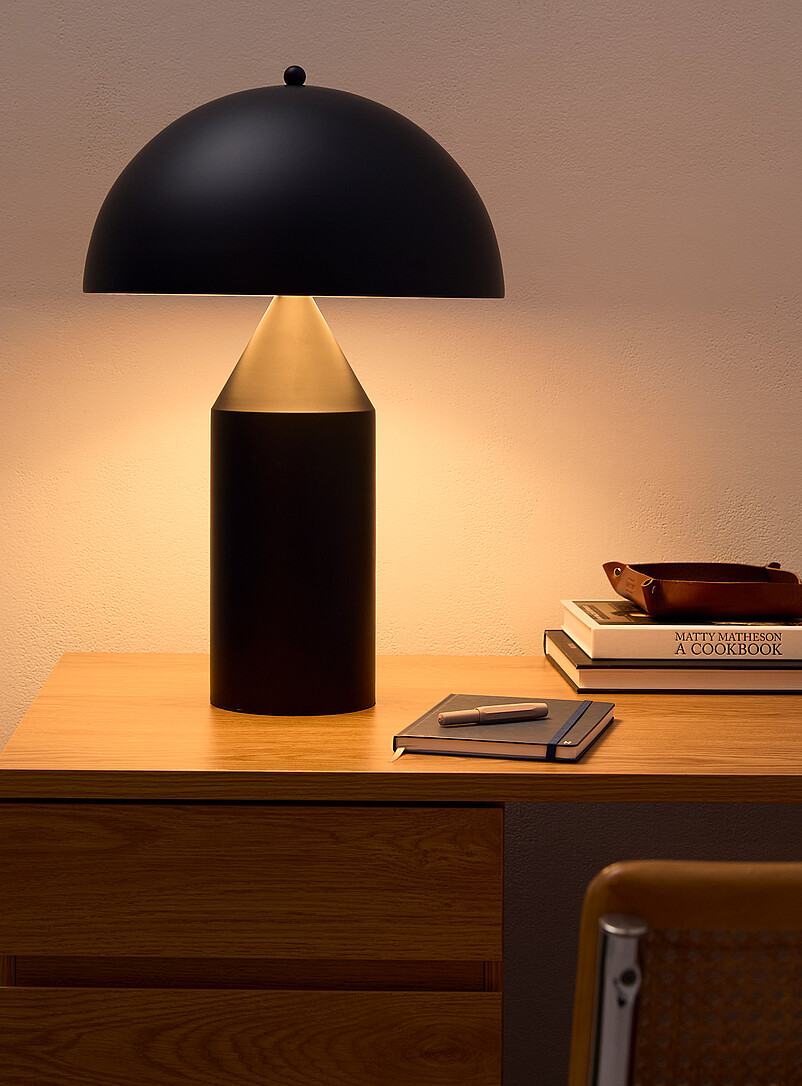 Black metal table lamp product image 2