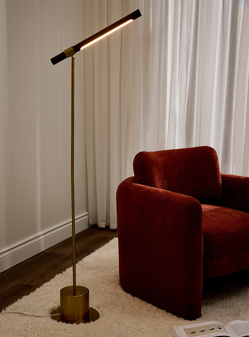 Golden faux-wood floor lamp product image 2