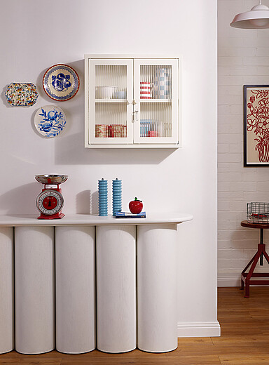 Mustard: L'armoire murale m&eacute;tallique portes verre The Kit Coquelicot