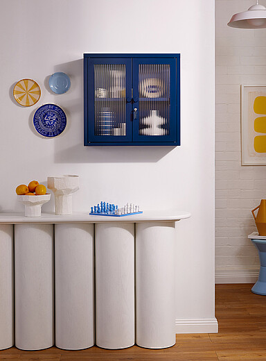 Mustard: L'armoire murale m&eacute;tallique portes verre The Kit Coquelicot