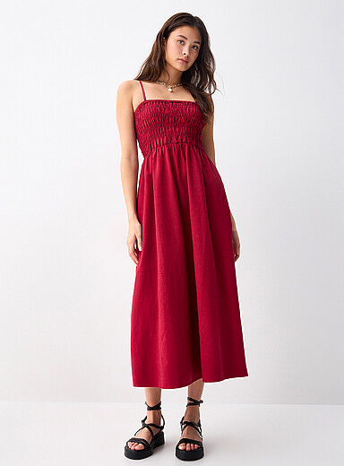 Twik: La robe buste smock&eacute; Bourgogne pour femme