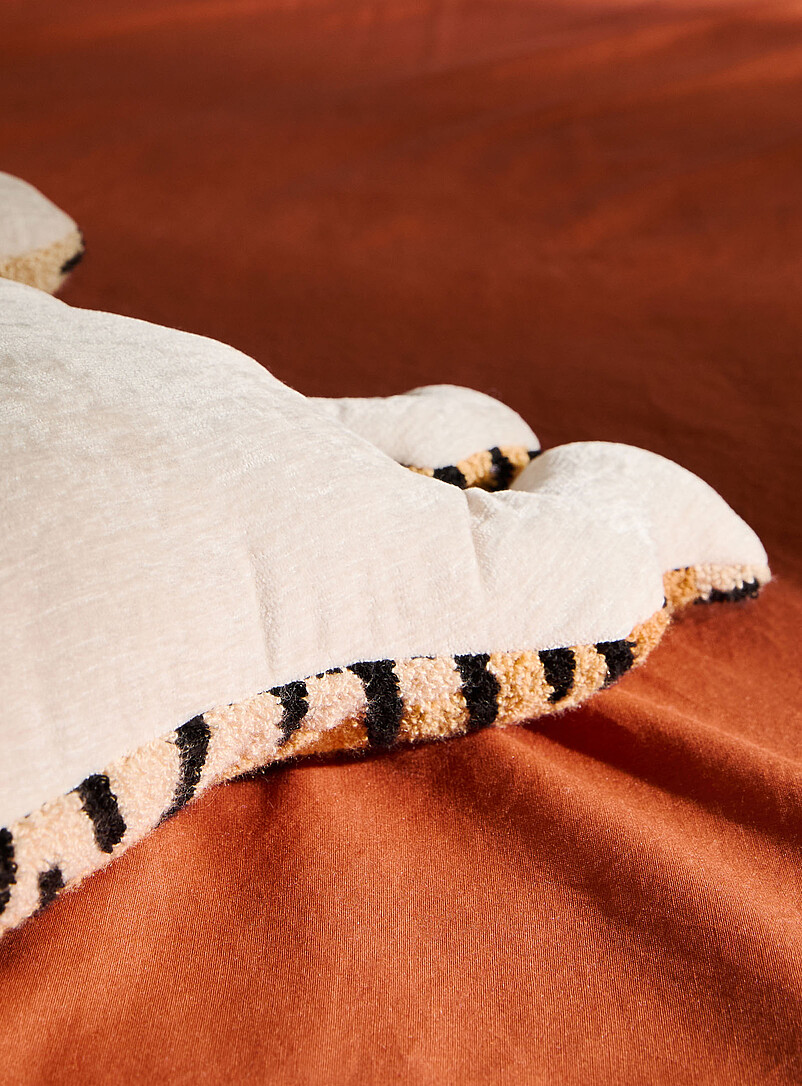 Tiger bouclé cushion 30 x 55 cm product image 2