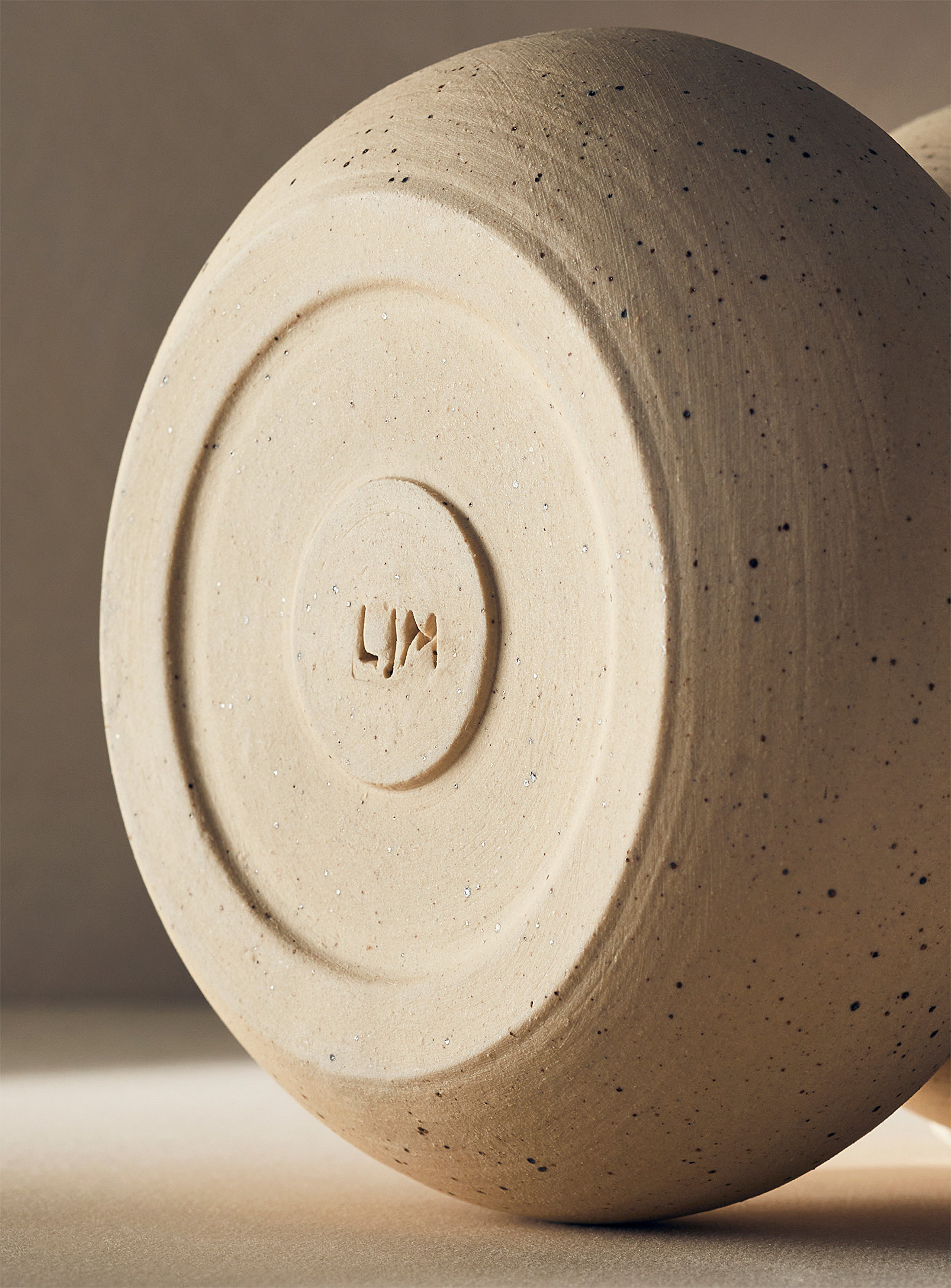 Ceramics by LJM - Le vase grès moucheté no 07 14 cm de hauteur