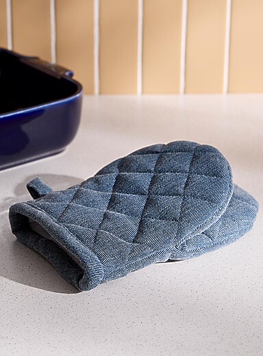 Small denim oven mitt