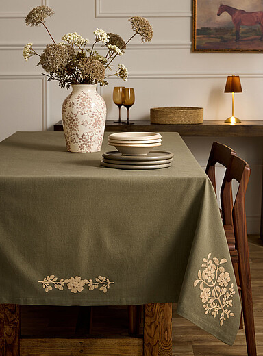 Simons Maison: La nappe pur coton broderie botanique Vert &agrave; motifs
