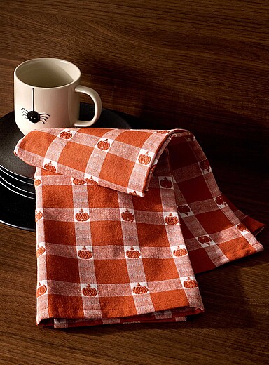 Embroidered pumpkin tea towel <b>Halloween Collection</b>