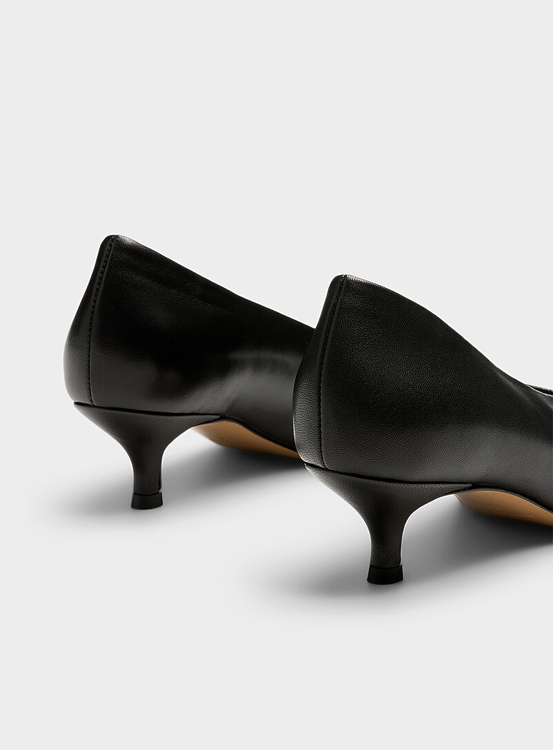 Simons: L'escarpin forme amande en cuir Femme <b>Collection exclusive d'Italie</b> Noir pour femme