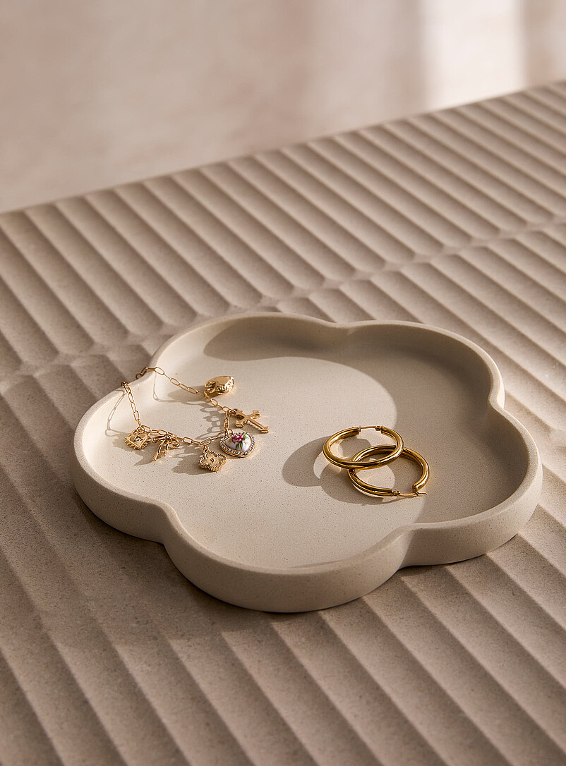 Floral silhouette tray product image (primary)