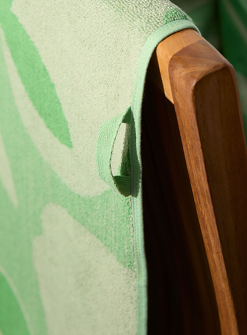 Simons Maison: La serviette de plage pommes vertes coton bio 86 x 160 cm <b>Collection exclusive Vivre dehors</b> Vert &agrave; motifs