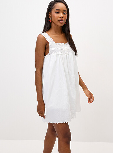 La minirobe babydoll broderies fleurs
