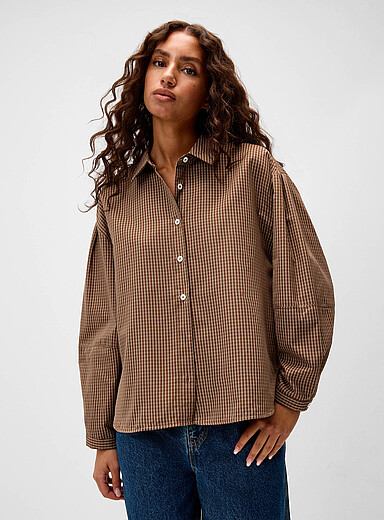 La chemise carr&eacute;e &agrave; carreaux