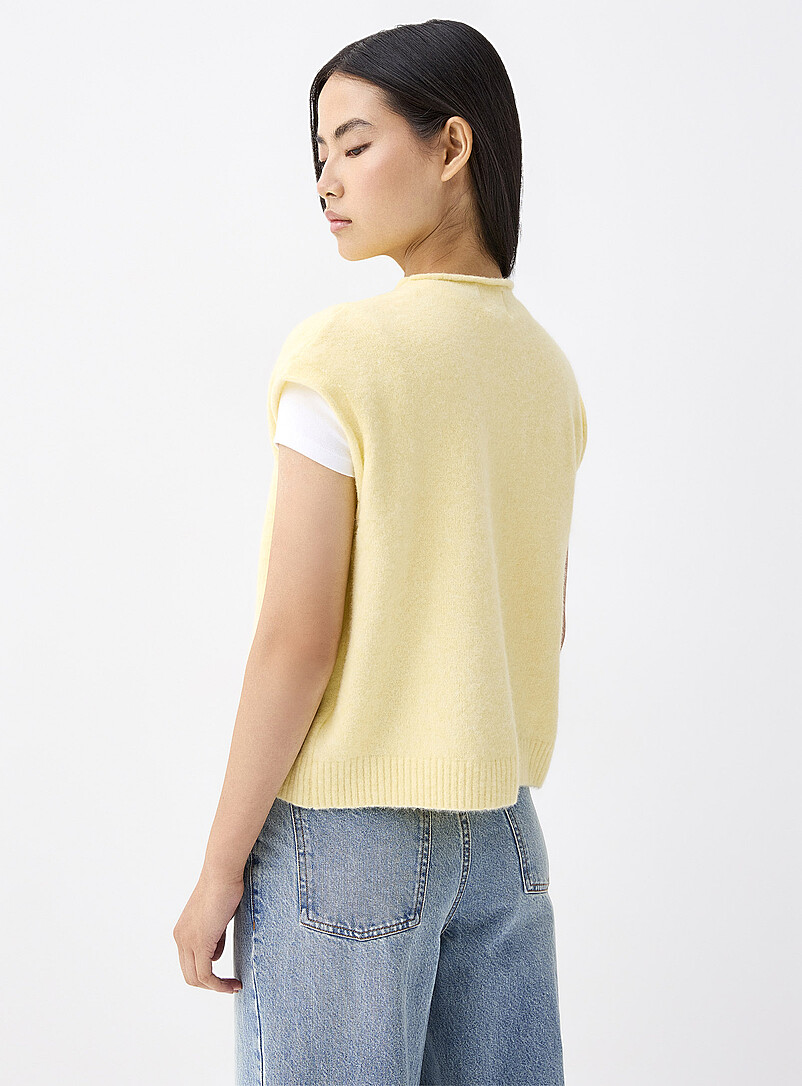 Things Between: Le gilet bords roulott&eacute;s Bleu p&acirc;le - Bleu ciel pour femme