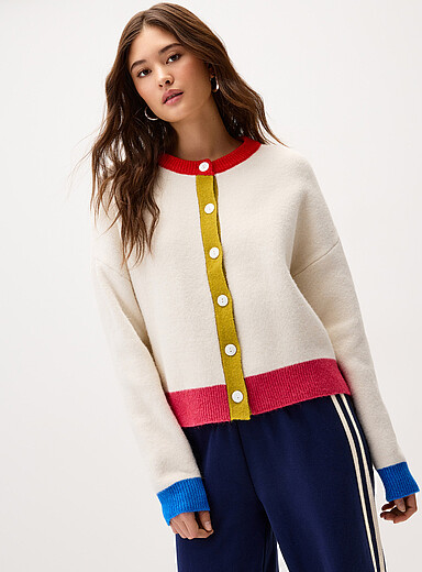 Le cardigan &eacute;pais accents couleur