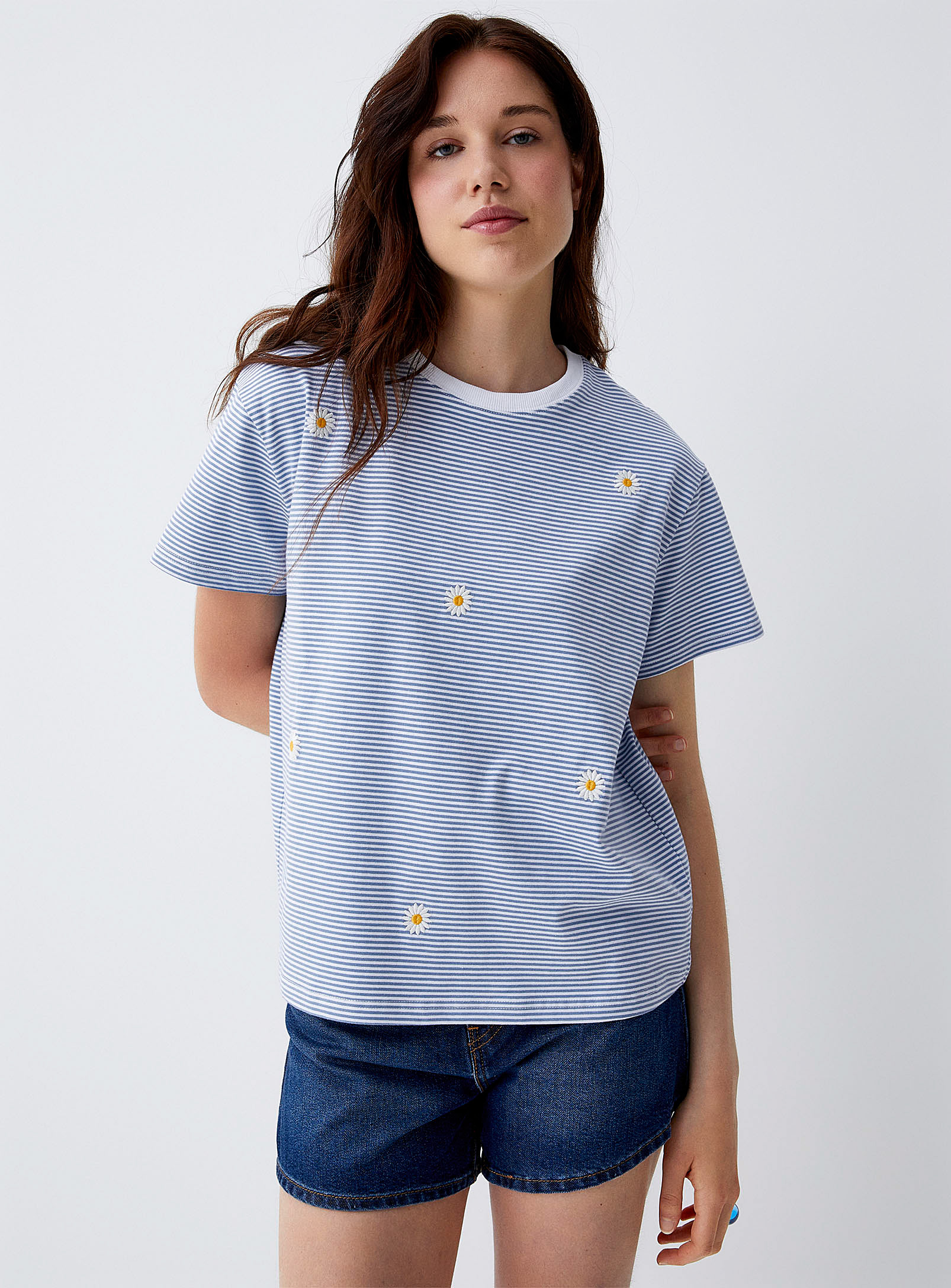 Things Between Daisies And Stripes T-shirt In Baby Blue