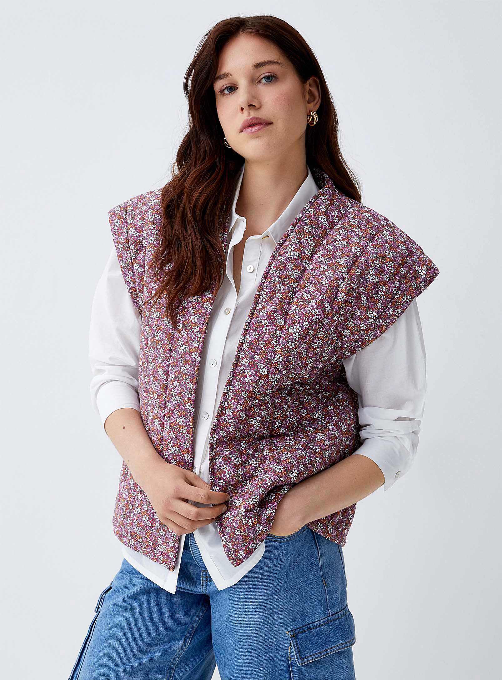 Things Between Summer Flowers Quilted Sleeveless Jacket In Pink