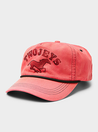 La casquette dad d&eacute;lav&eacute;e rod&eacute;o