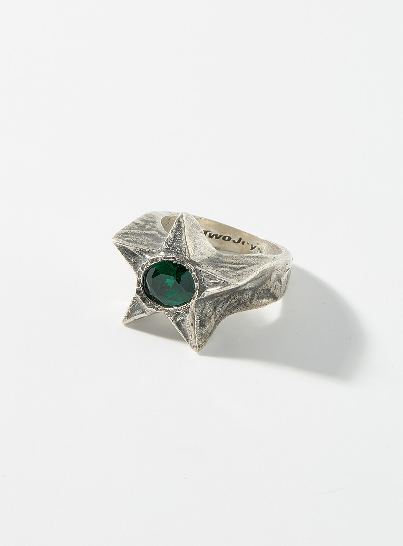 Green stone star signet ring product image (primary)