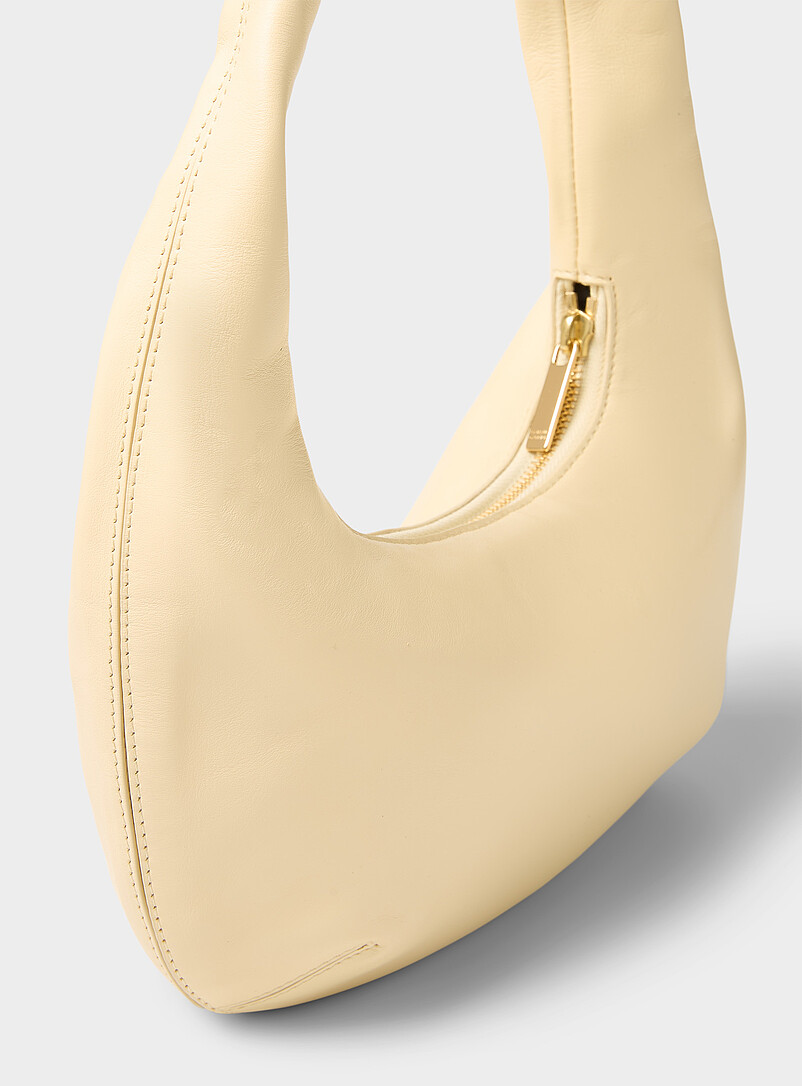 Gnocchi butter yellow grained leather shoulder bag product image 2