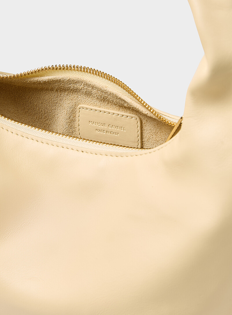 Gnocchi butter yellow grained leather shoulder bag product image 3