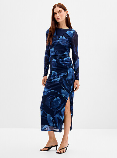 Ever New: La robe ajust&eacute;e fleurs abstraites Alannah Bleu &agrave; motifs pour femme