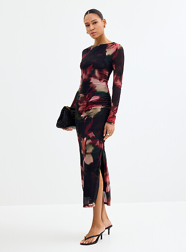 La robe ajust&eacute;e fleurs abstraites Alannah