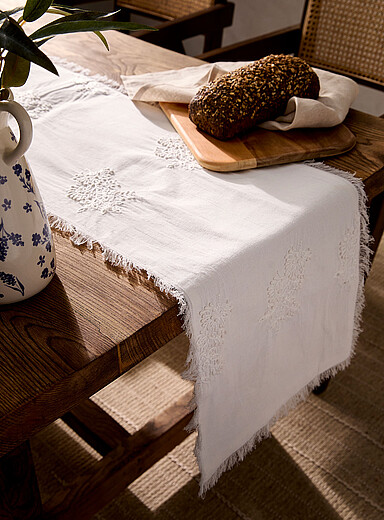 Exquisite embroidery cotton and linen table runner 33 x 180 cm
