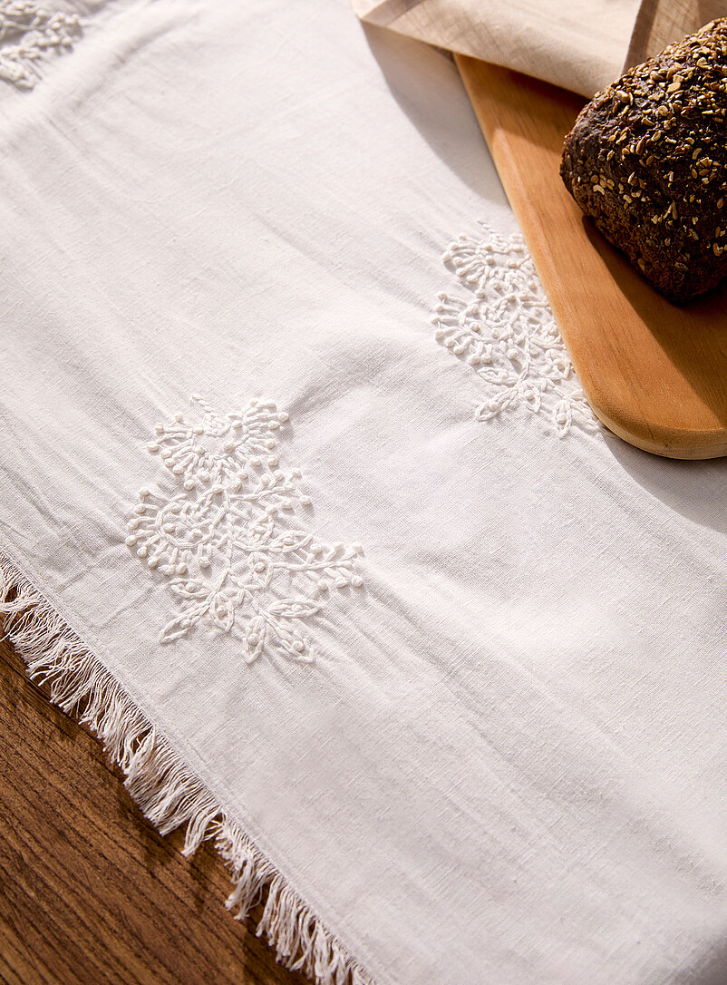 Simons Maison: Le chemin de table coton et lin broderies exquises 33 x 180 cm Blanc