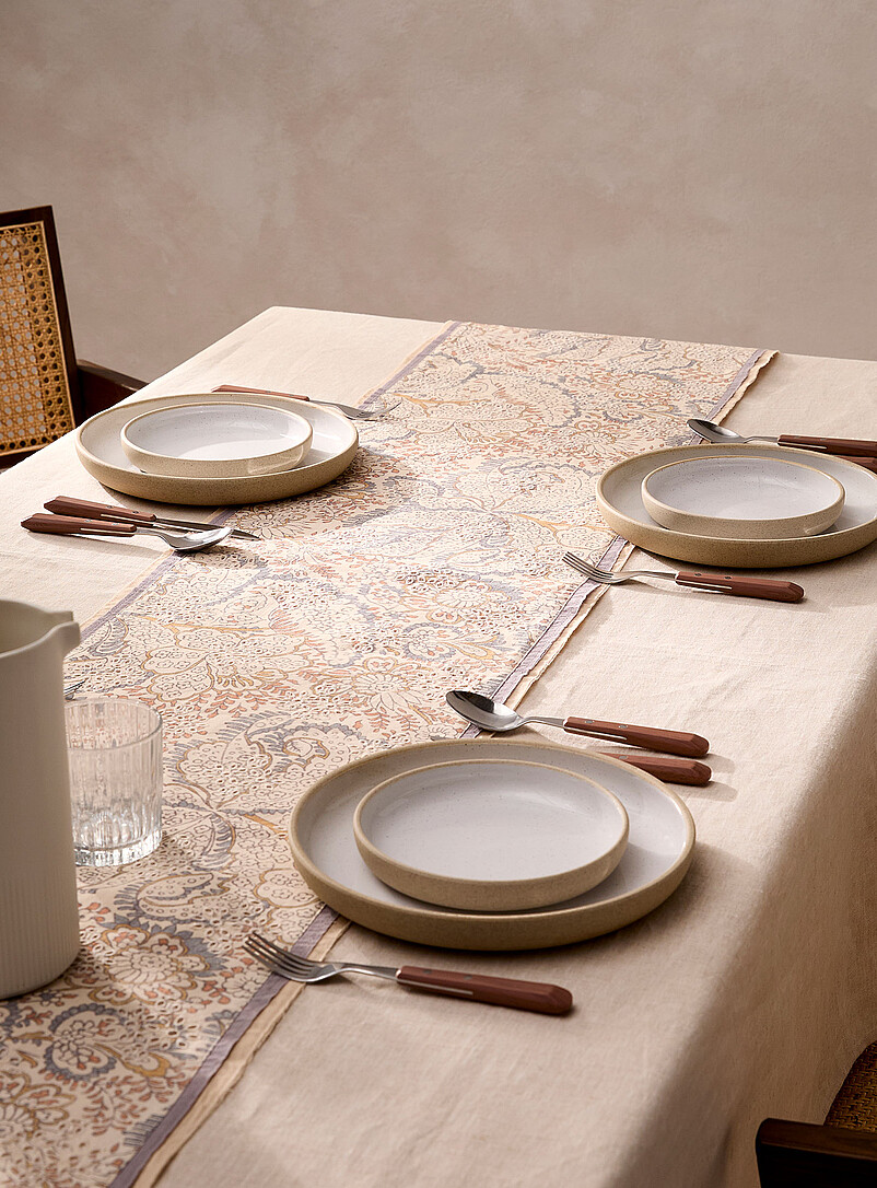 Assorted Table Runners Floral tapestry table runner 33 x 180 cm | Simons Maison | | Simons