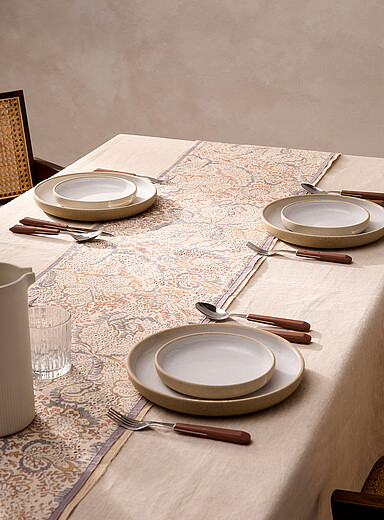 Floral tapestry table runner 33 x 180 cm