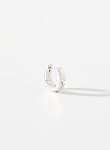 La boucle d'oreille en argent Asteria