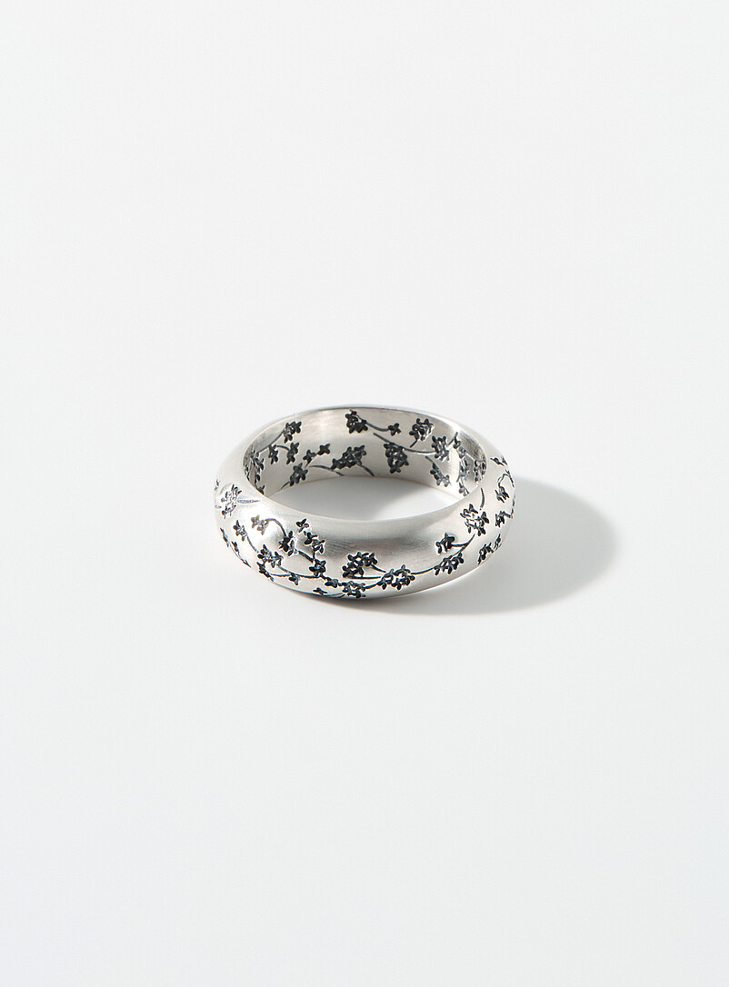 Engraved flower silver ring product image (primary)